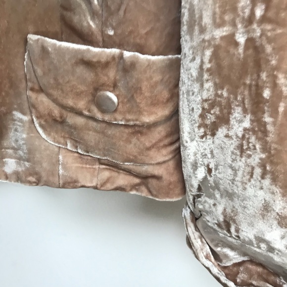 A beautiful BEBE blush blazer - Picture 4 of 7